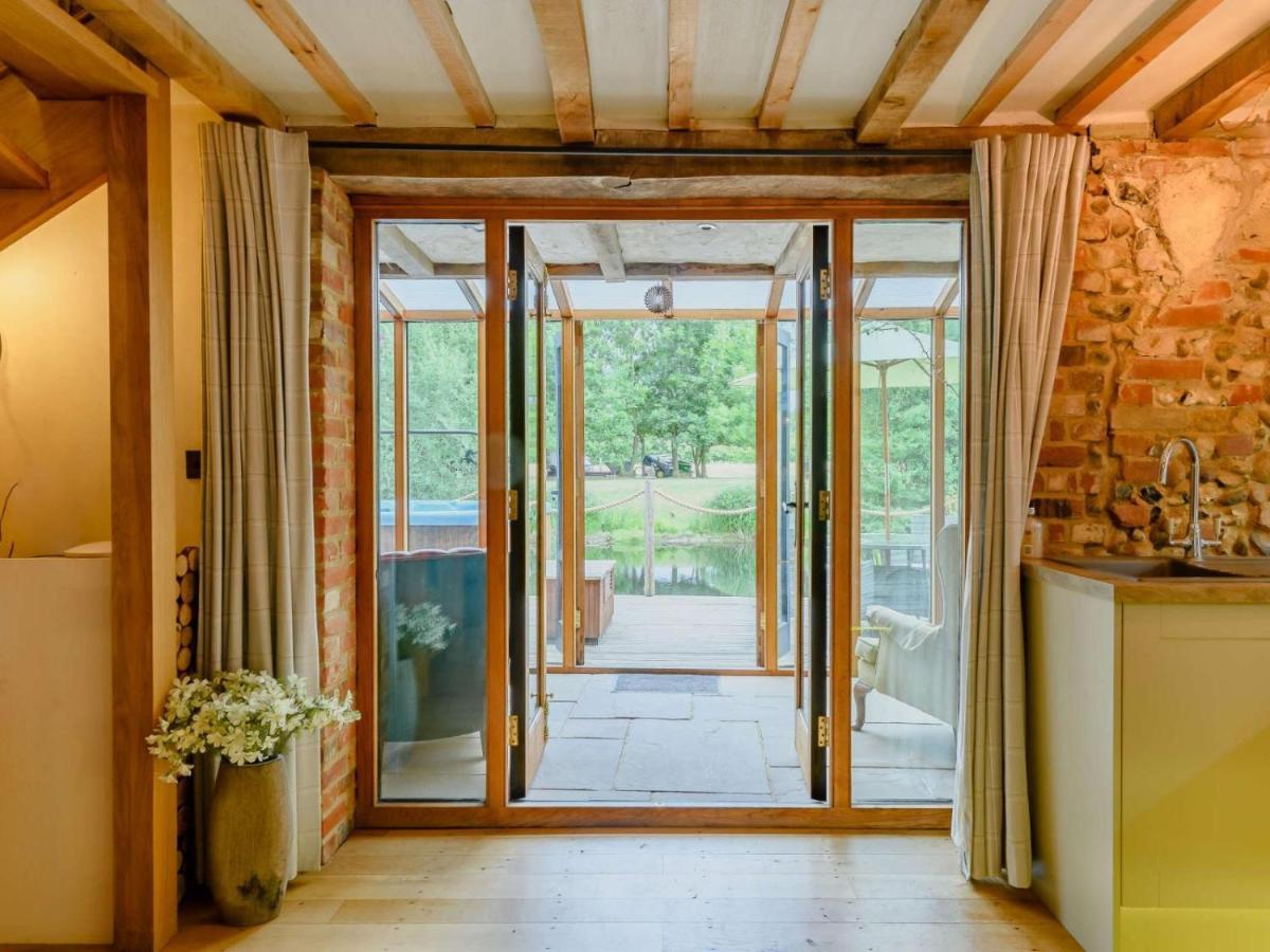 16Th Century Cartlodge With Private Hot Tub Дисс Экстерьер фото